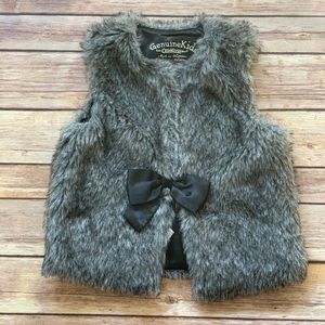 Genuine Kids faux grey vest in fabulous condition